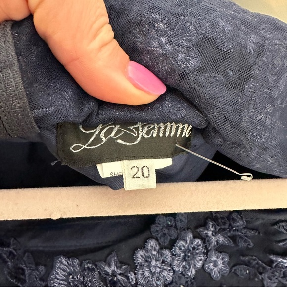 NWT La Femme Size 20 Navy Intricate Lace Long Tulle Gown Plus - Picture 9 of 12